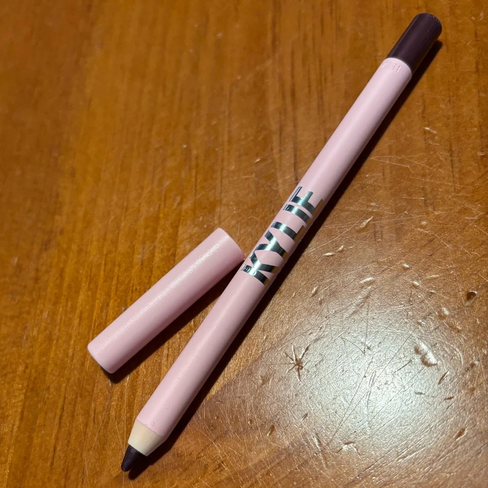 Kylie Kyliner Gel Eyeliner Shimmery Purple